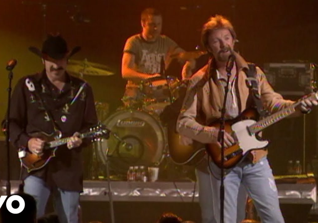 Brooks & Dunn's "Neon Moon": A Song For Those Who've Lost Love